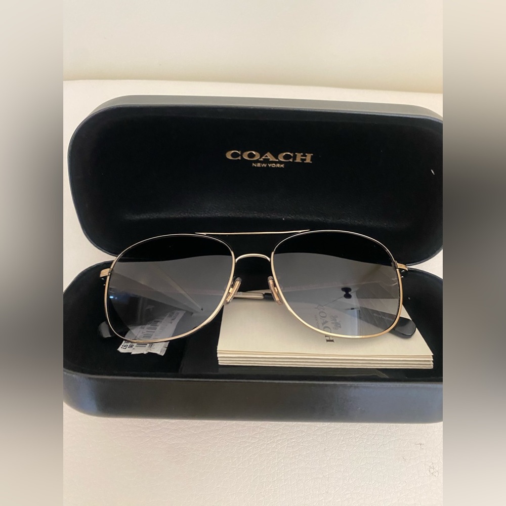COACH WOMEN’S SUNGLASSES AVIATOR STYLE NEW W TAGS LIGHT GOLD